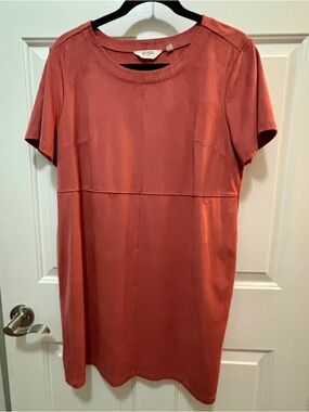 Candace Cameron Bure Short-Sleeve sueded Shift Dress in Rust EUC  Small